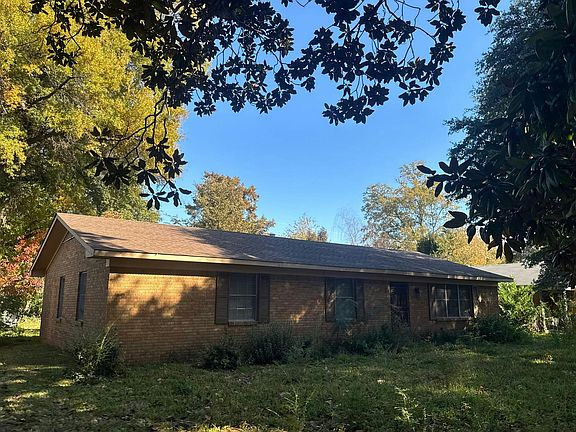 3rd image of 1106 W Claiborne Ave