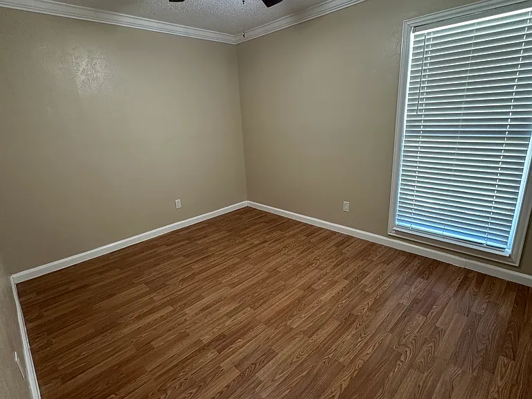 4226 Blue Creek Dr — Photo 7