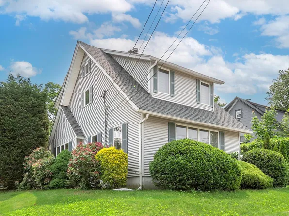 21 Herbert Avenue, Port Washington, NY 11050