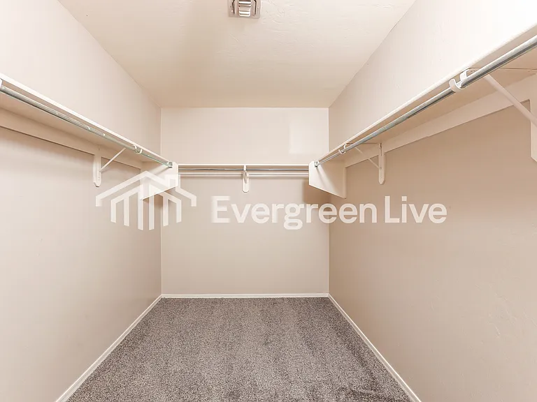 1357 S Woodbine Ln — Photo 11