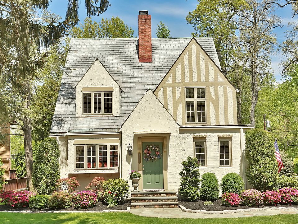 1st image of 139 Hunter Ave
