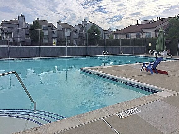 5th image of 408 Lisk Ave