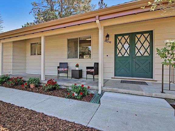 5th image of 20250 Merrick Dr