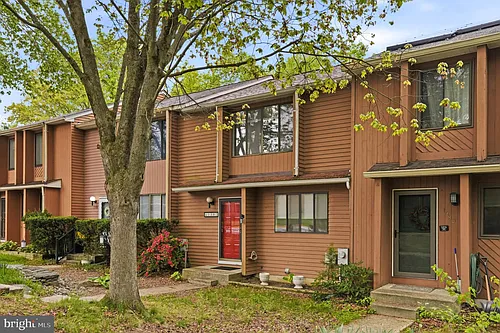 1382 Almond Dr Photo 1