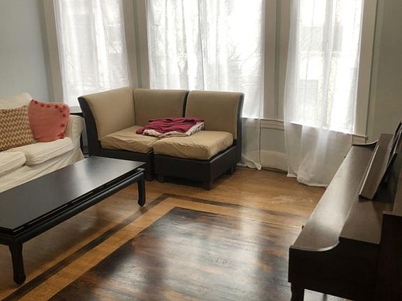3rd image of 1123 Pacific Ave