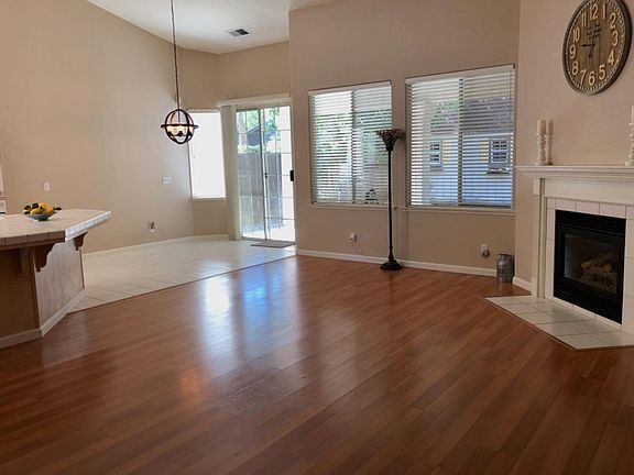 4th image of 2656 E Solar Ave