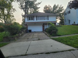 2504 Saybrook Rd, University Heights, OH 44118