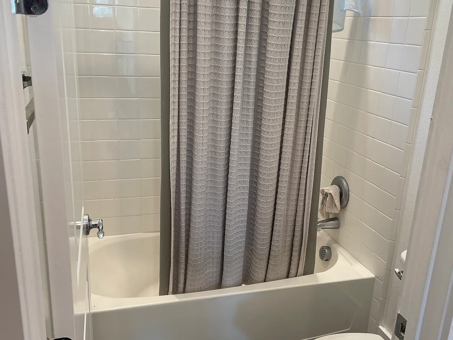 5 bed, 2900 sqft, $1,500 — Photo 3