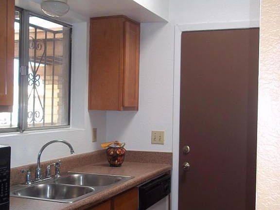 5th image of 5070 S Mira Loma Dr