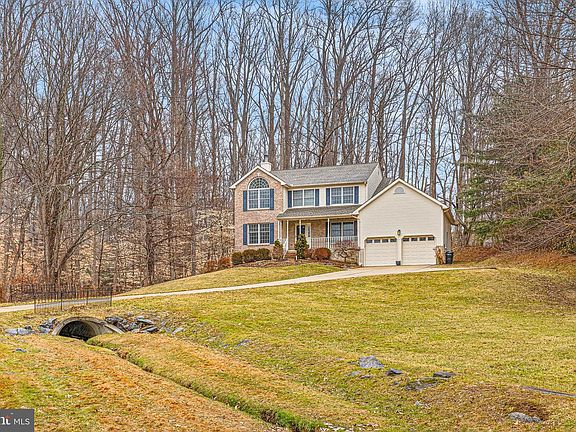 3rd image of 4 Clear Spring Ln