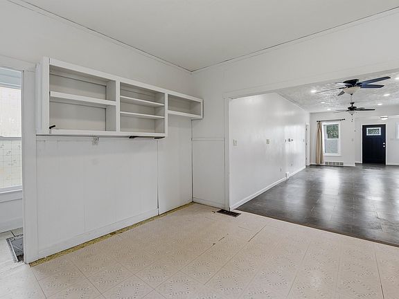 3rd image of 615 N Bateman St