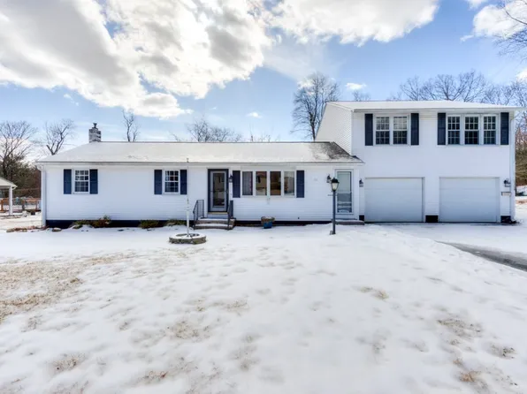 13 Birchwood Dr, Webster, MA 01570