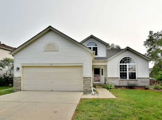 40 Olde English Dr, Romeoville, IL 60446