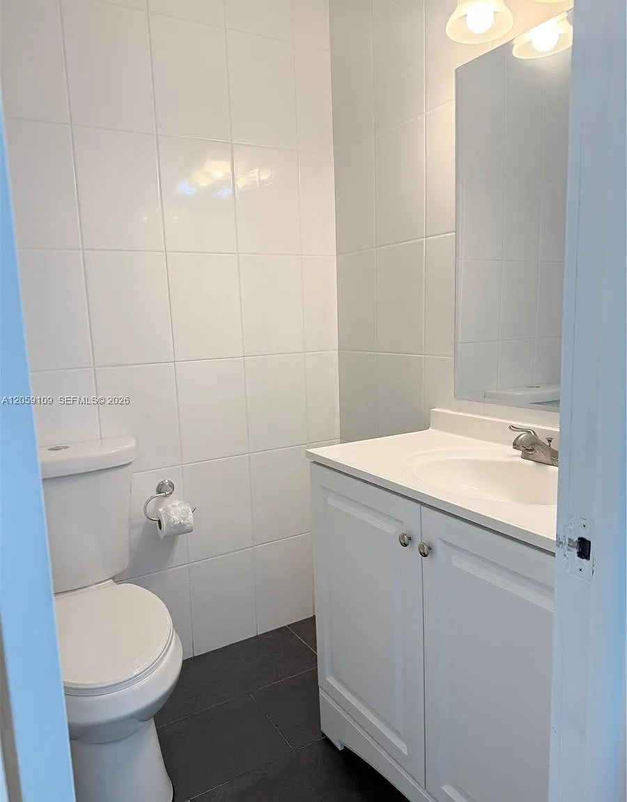4 bed, 2.0 bath, $3,800 — Photo 2