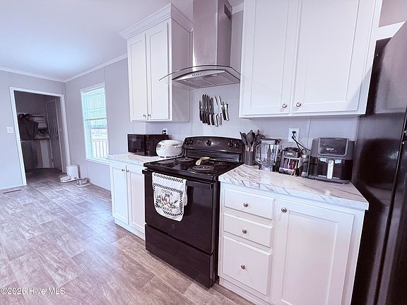 4th image of 127 Wildflower Way
