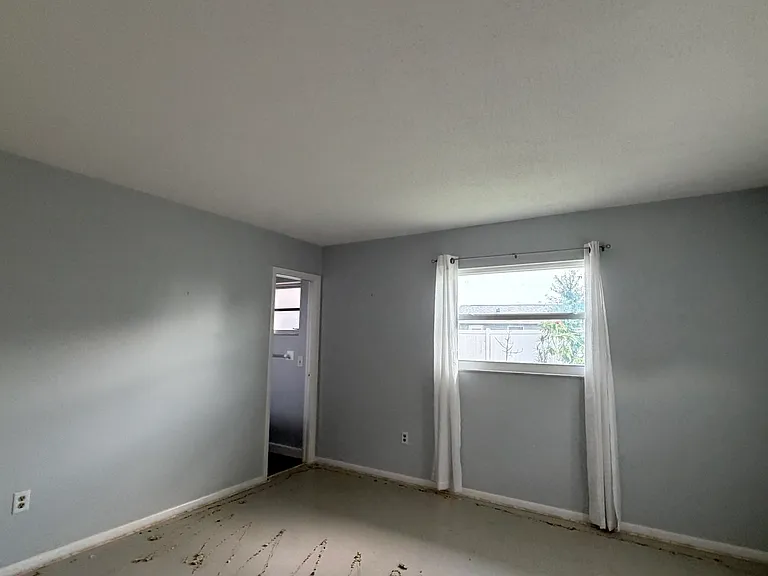 6045 Slade Rd — Photo 2
