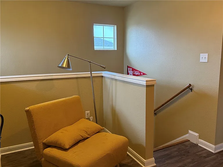 2925 McLaren Dr — Photo 11