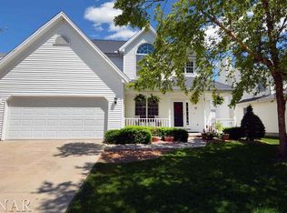 33 Prenzler Dr, Bloomington, IL 61704