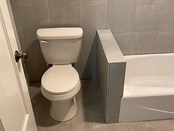 3rd image of 1010 Hyde St APT 106