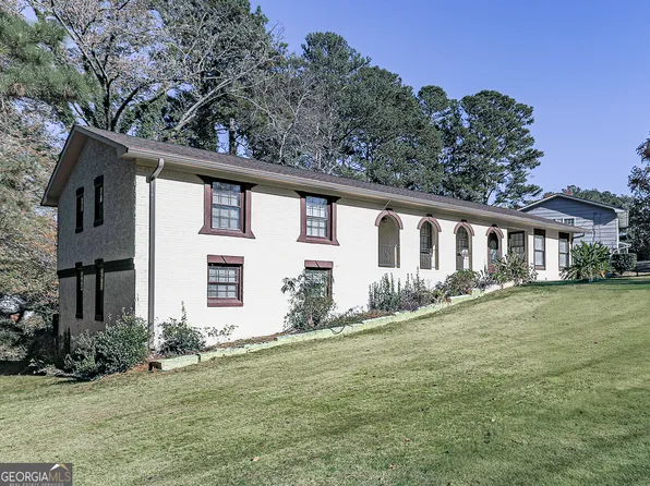 6266 Auburn Dr, Riverdale, GA 30296