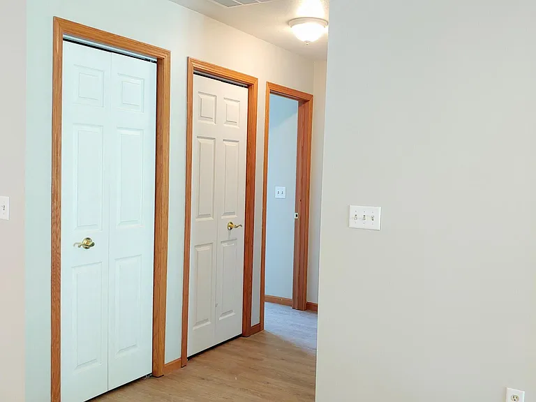 912 Waters Edge Rd — Photo 9