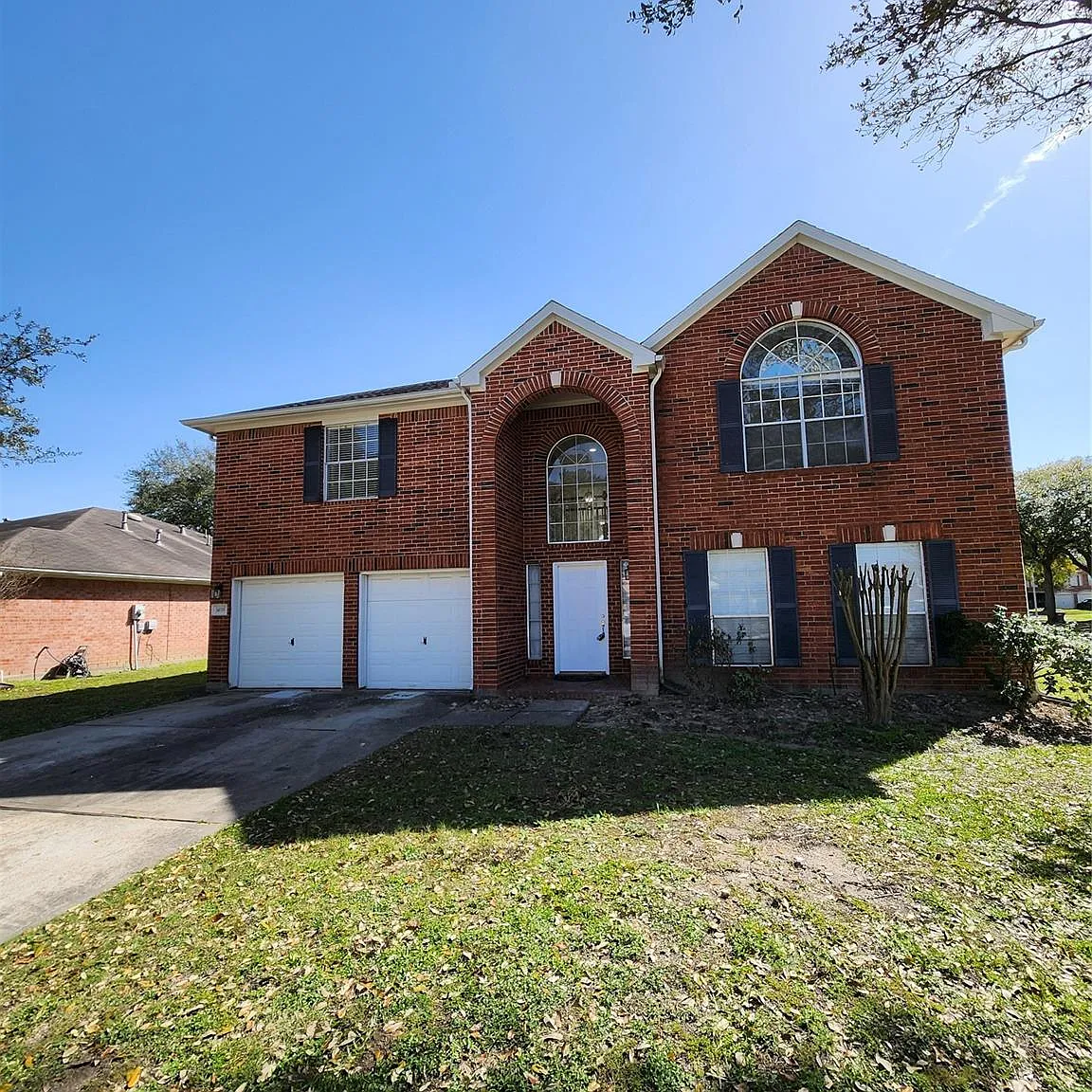 5 bed, 2.5 bath, 2798 sqft, $2,700 — Photo 1