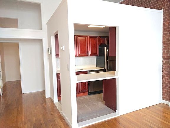 5th image of 28 E 14th St APT 3A