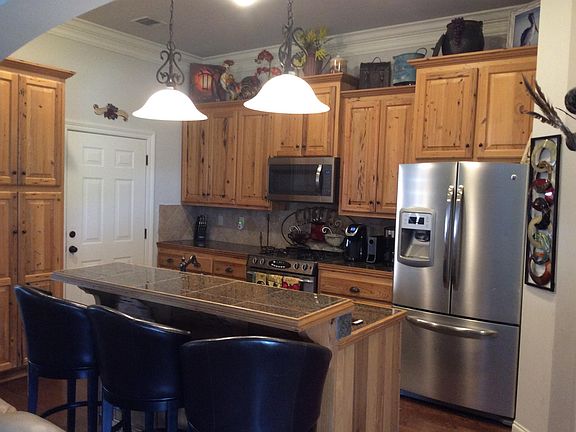 3rd image of 208 Brookhaven Dr
