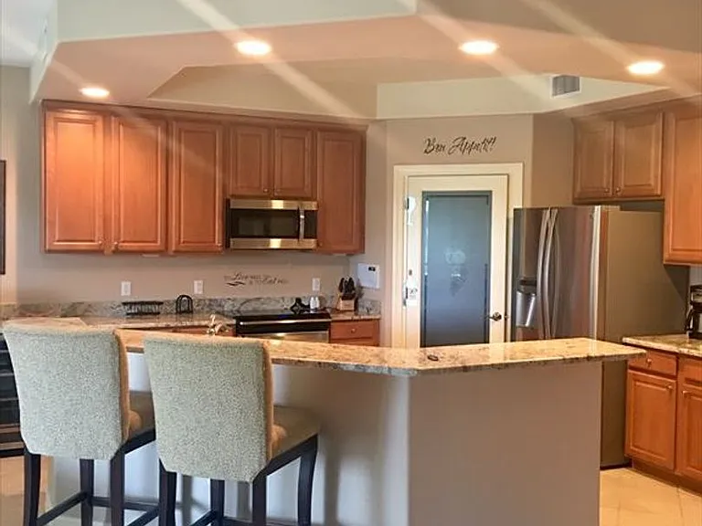 1269 Rialto Way #102 — Photo 4