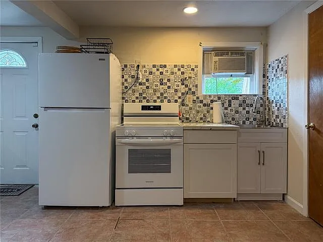 Studio, 1.0 bath, 781 sqft, $1,300 — Photo 4