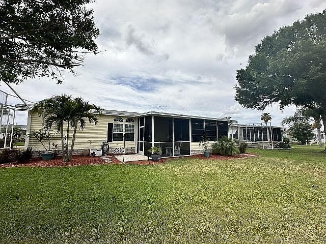 2nd image of 1650 Glen Abby Ln