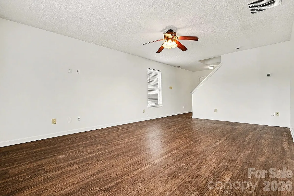 Building Photo - 2035 Dunsmore Ln