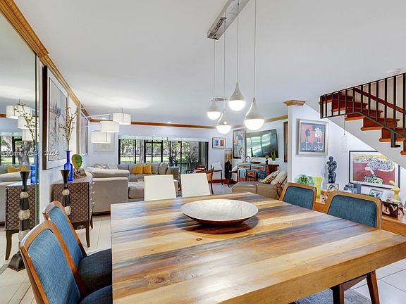 4th image of 3560 Estepona Ave #20-2