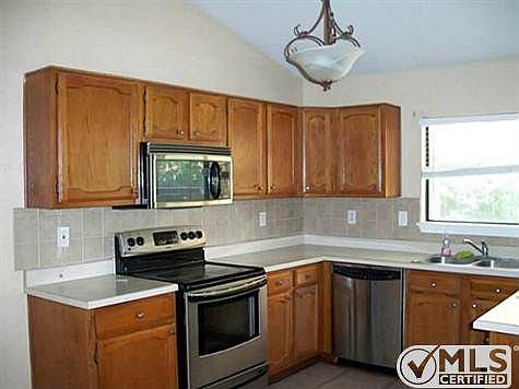 3rd image of 3128 Canterbury Ln