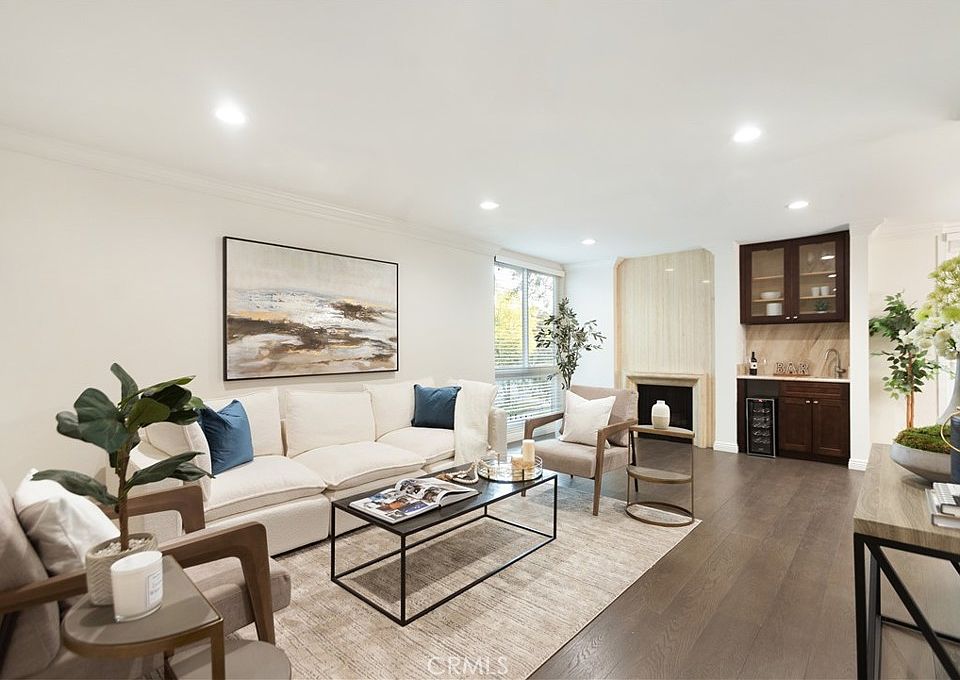 1st image of 8535 W West Knoll Dr APT 204