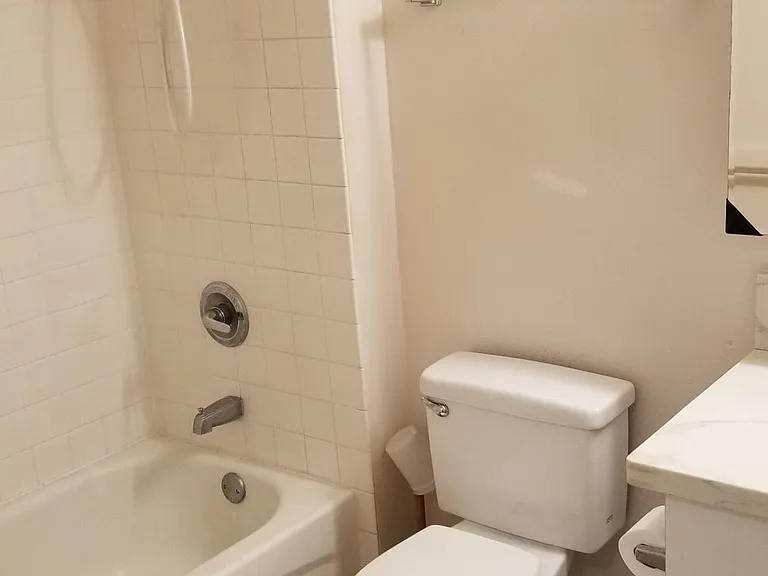 215 N King St #507 — Photo 17