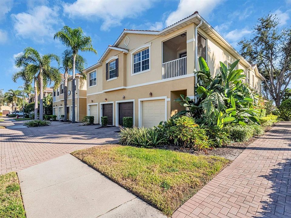 8106 Moonstone unit 17-204, spacious 3 bedroom, 2 bath, 1 car garage all utilities included, next to the community pool, minutes from Siesta Key Beach.