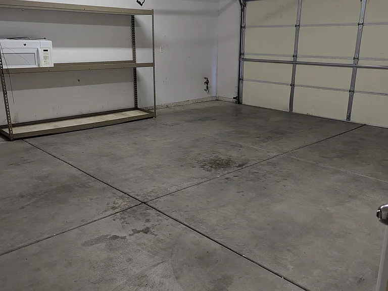 372 Megan Cir — Photo 29
