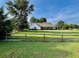 395 Person Rd, Oakland, TN 38060