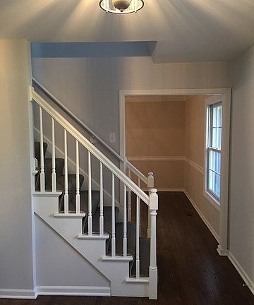 3rd image of 1209 Creekside Dr