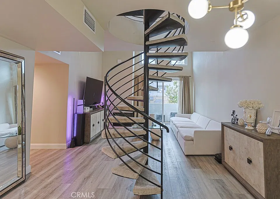 4326 Babcock Ave #305