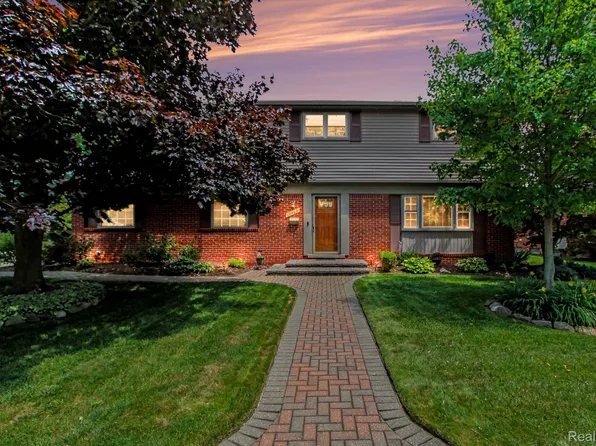 17562 Fairway St, Livonia, MI 48152