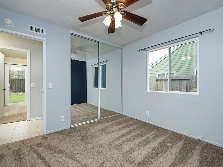 620 Myrtlewood Ct — Photo 5