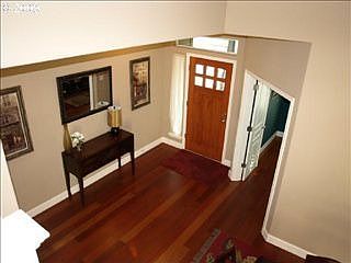4th image of 5851 NE Farnham St