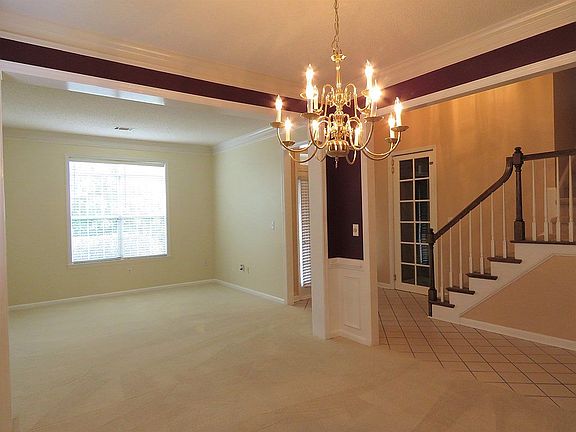 3rd image of 210 Stonington Dr