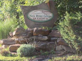 Red Oak Rd, Fayetteville, WV 25840