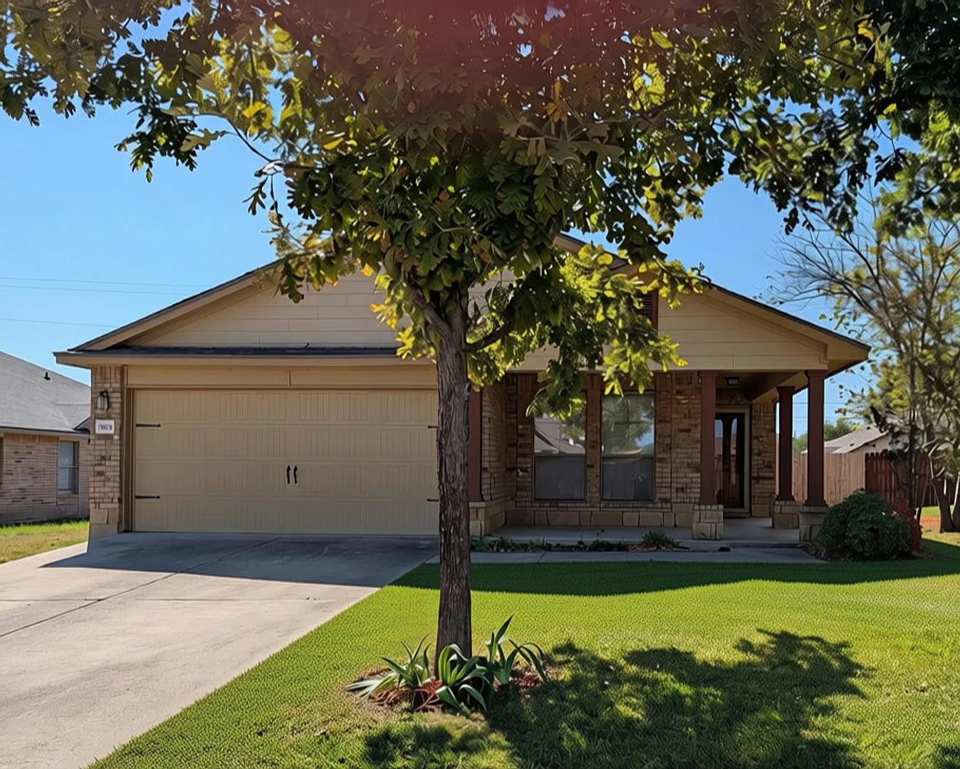 3 Bedrooms | 2 Bathrooms | New Flooring | Fresh Paint | Spanish Oaks — Photo 1