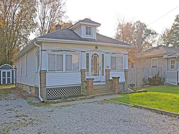 3rd image of 390 E 41st St