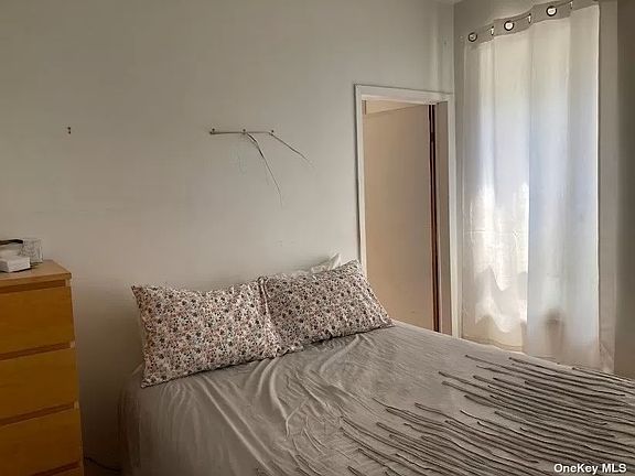 5th image of 583 Saint Johns Pl