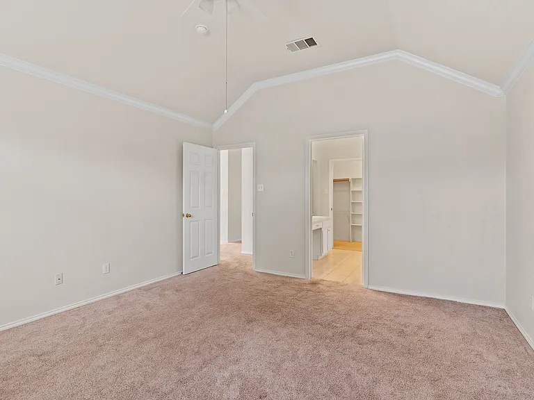 1703 Nightingale Ln — Photo 5